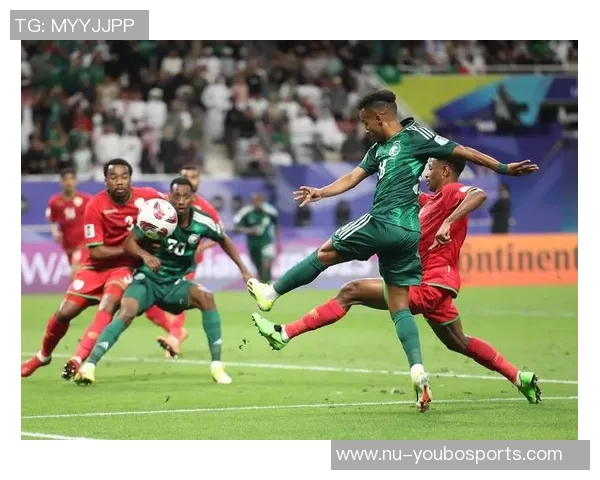 球星汇聚绿茵场精彩瞬间 全面回顾足球巨星的辉煌成就与传世经典