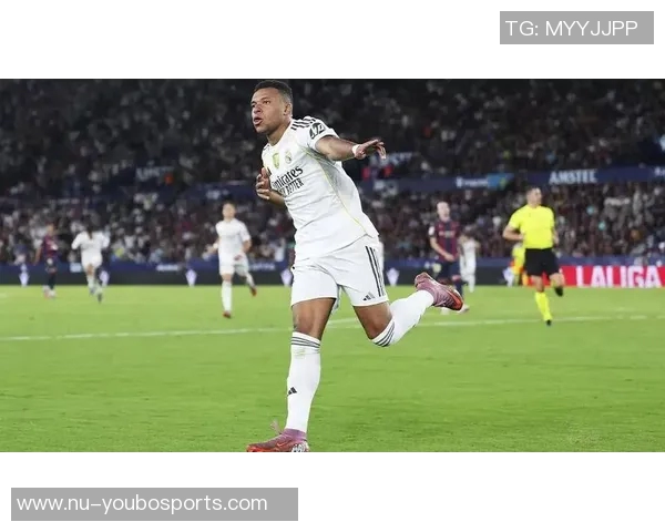 足球世界的巨星巅峰之争 第2号球星力压群雄问鼎第一