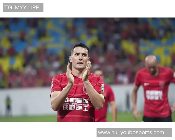 中国足球五大球星盘点及其在国内外的影响力解析 中国足球五大球星盘点及其在国内外的影响力解析